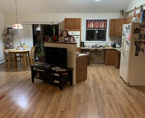 Kathy's accessible kitchen and dining area.